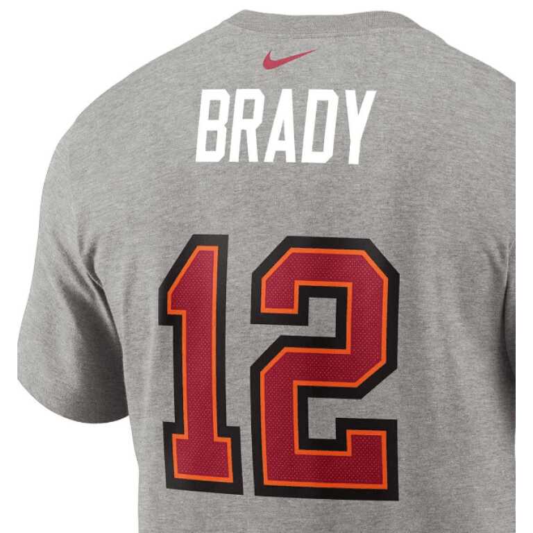 Men's Tampa Bay Buccaneers Tom Brady Nike Name & Number T-Shirt - Image 4