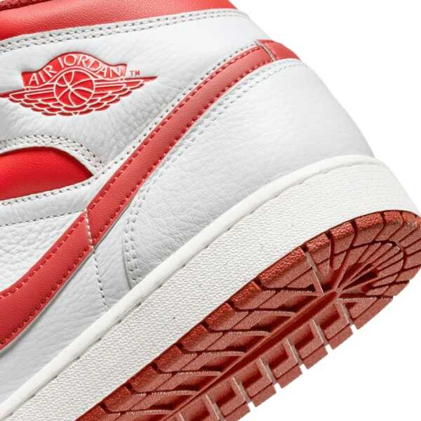 Air Jordan 1 MID SE "WHITE DUNE RED" (GS) - Image 5