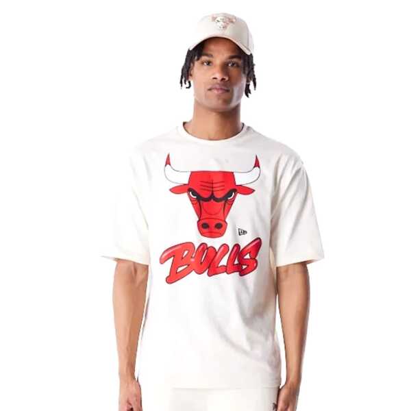New Era Camiseta Oversized Chicago Bulls NBA Wordmark Crema