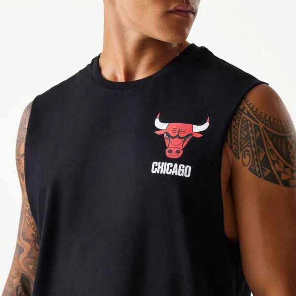 New Era Camiseta Sin Mangas Chicago Bulls NBA Graphic Negra - Image 5
