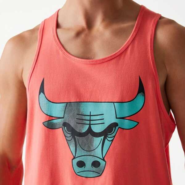 New Era Camiseta Sin Mangas Chicago Bulls NBA All Over Print Infill Rosa - Image 3