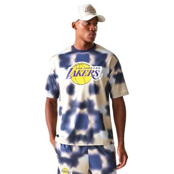 New Era Camiseta Oversized LA Lakers NBA All Over Print Crema