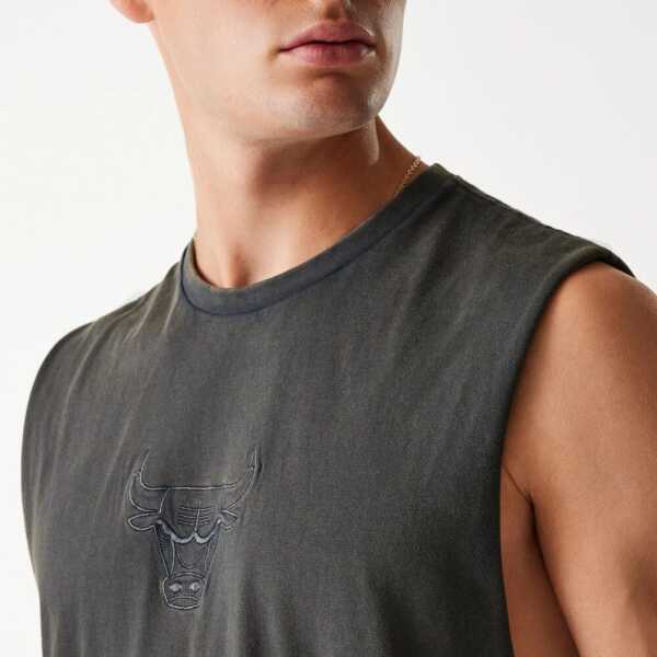 New Era Camiseta Sin Mangas Chicago Bulls NBA Washed Gris - Image 4