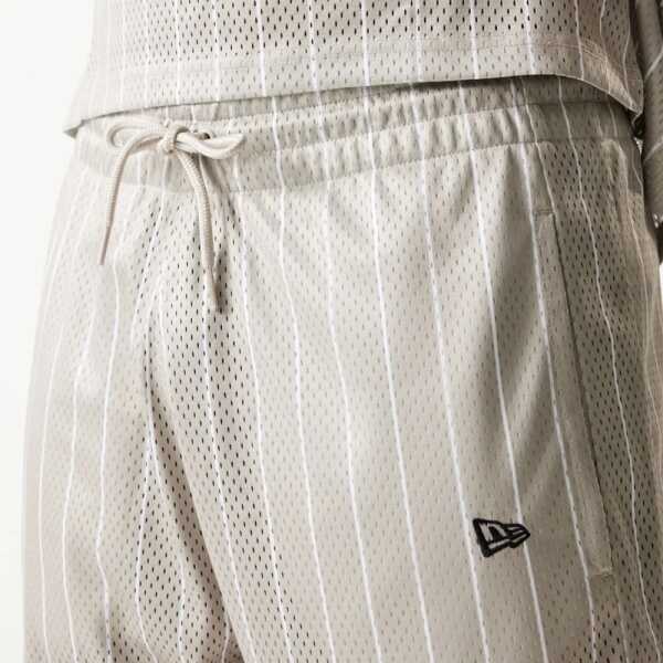 New Era Pantalón Corto Kansas City Chiefs NFL Pinstripe Crema - Image 6